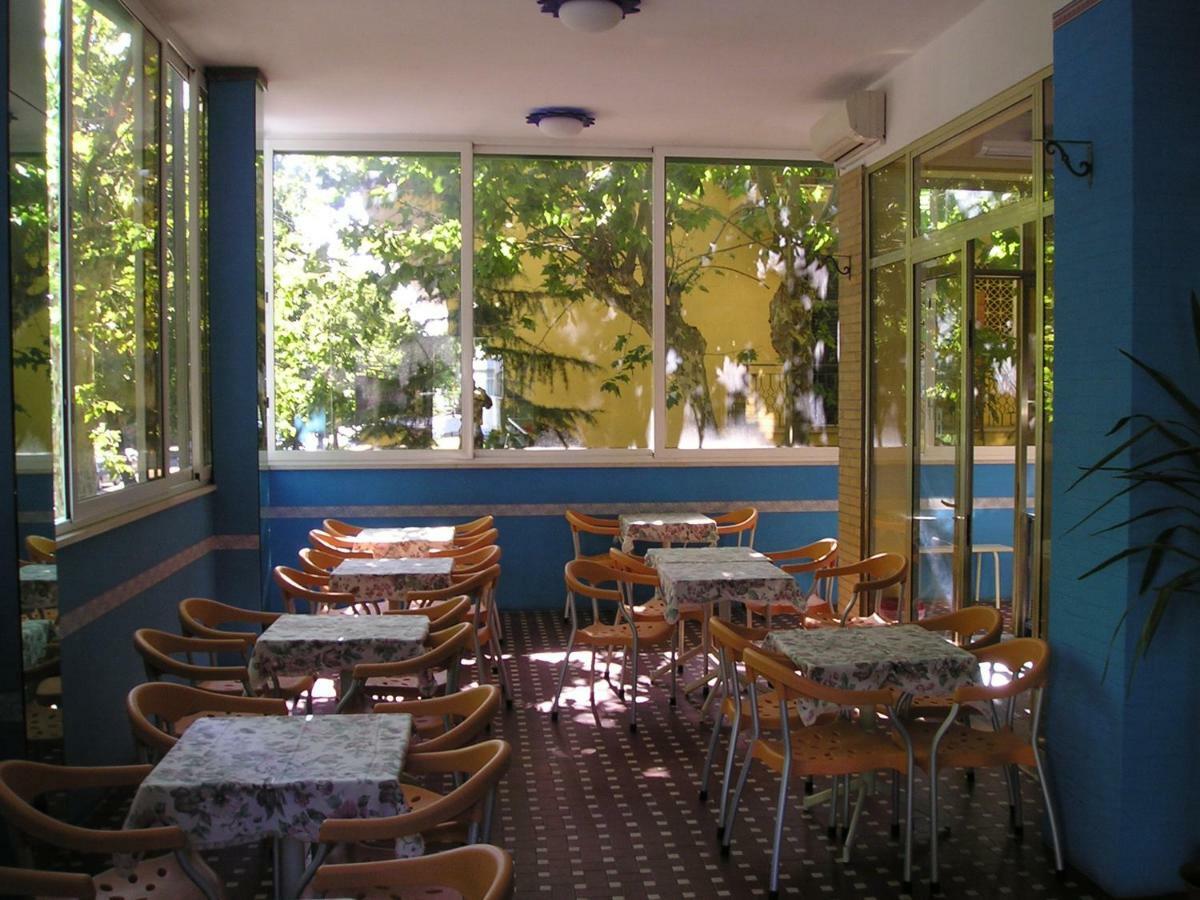 Hotel Bellevue Cesenatico Εξωτερικό φωτογραφία